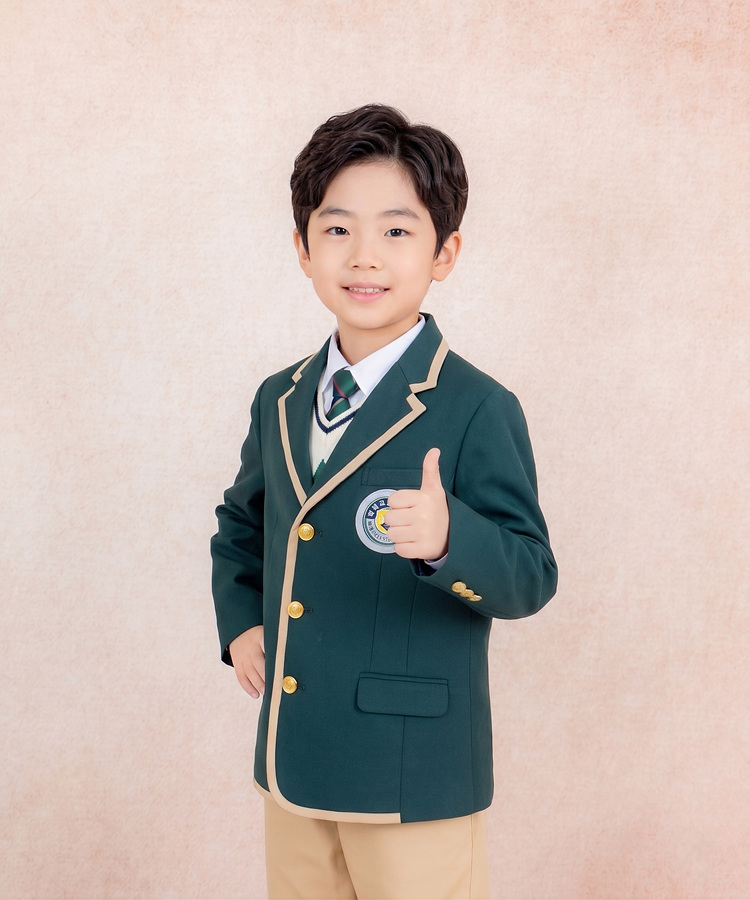 수원 및 경기권 유치원 출장 촬영 및 영유 학사모 사진 컨셉 차별화 스튜디오